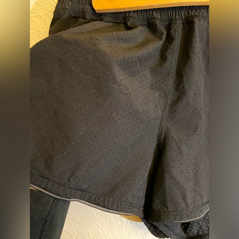 Lululemon short - Picture 2 of 9